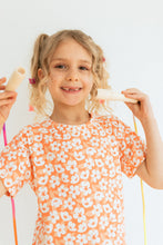 Load image into Gallery viewer, Essential Tee | Sundae Bloom - Size 2/3Y or 4/5Y