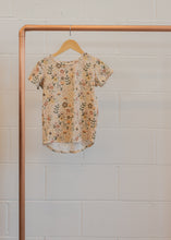 Load image into Gallery viewer, Basic Tee | Fall Floral - Size 0-6M
