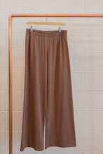 Load image into Gallery viewer, Ladies 7/8 Relaxed Pants | Bronzed Rose
