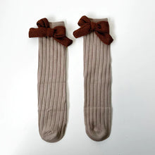 Load image into Gallery viewer, Ribbed Fabric Bow Socks
