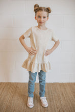 Load image into Gallery viewer, Ribbed Ruffle Tunic | Speckled Oat - Size 8/9Y
